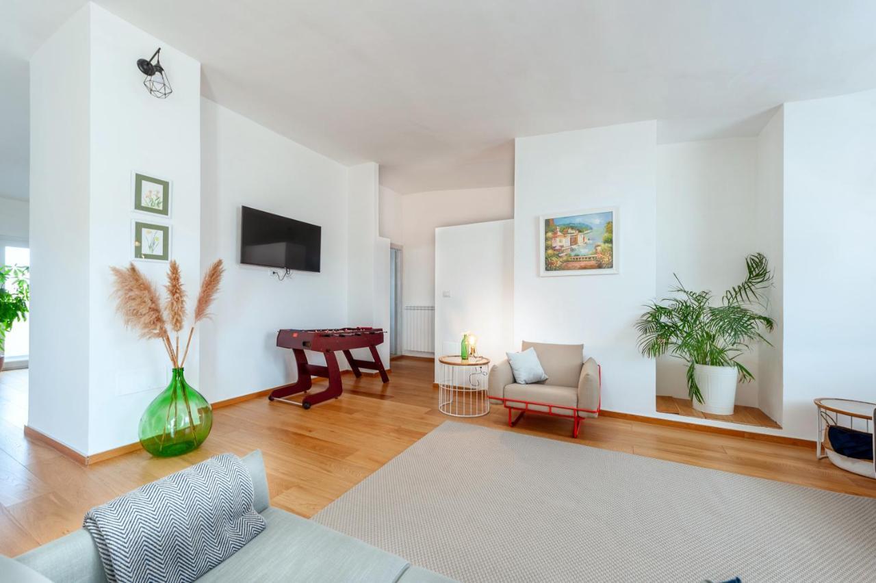 Luxus P4T Family 3 Bedroom With Pool, Tennis Court And Sauna Brindisi Esterno foto